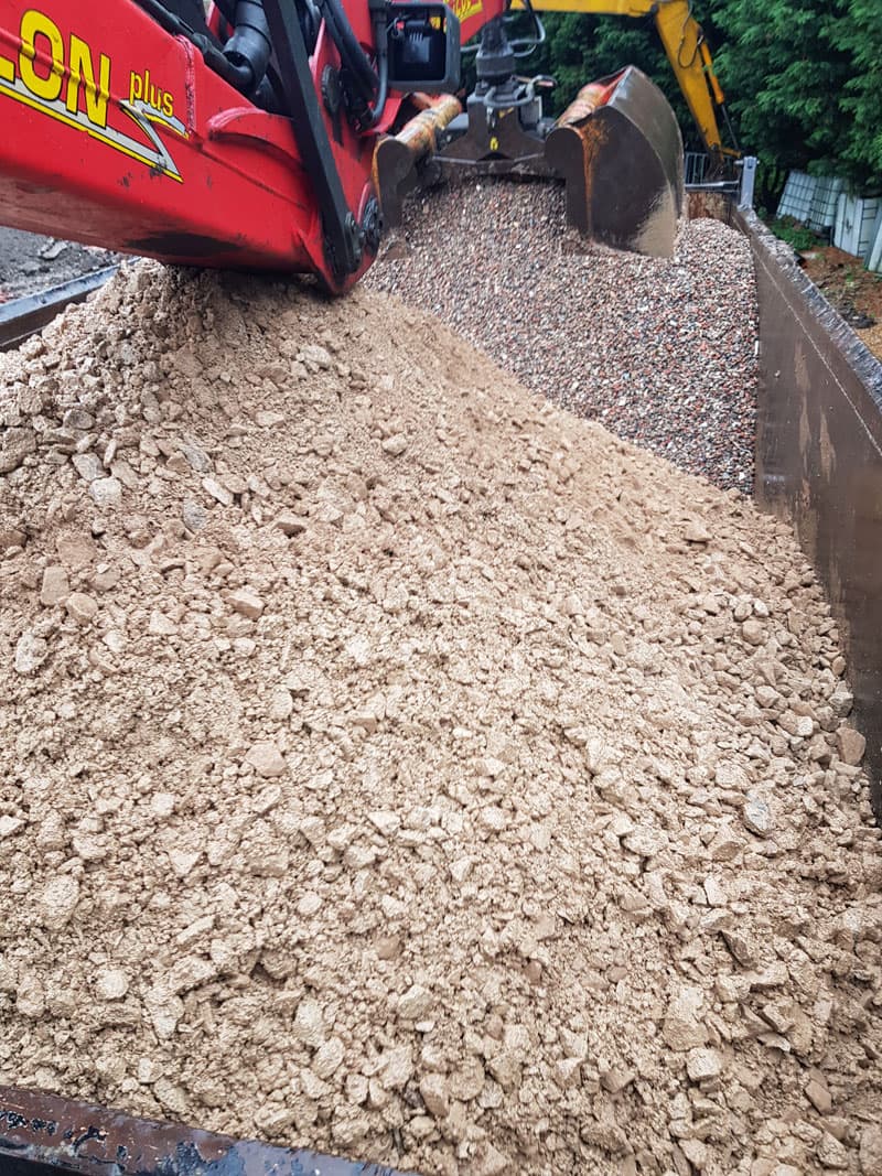 Delivery of Limestone mot and 10mm drainage stone.